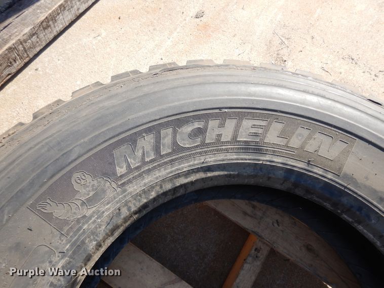 image for item GH9533 (5) recapped tires
