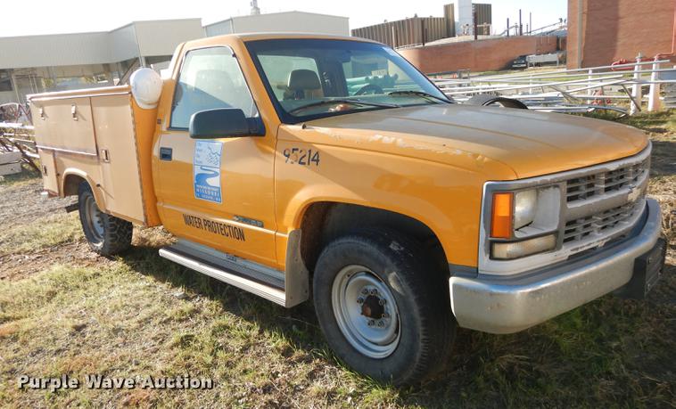 image for item K5830 1998 Chevrolet Cheyenne 2500 utility bed pickup truck