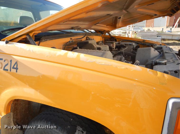 image for item K5830 1998 Chevrolet Cheyenne 2500 utility bed pickup truck