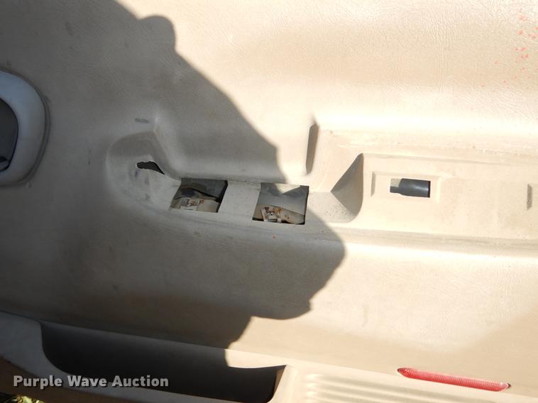 image for item K5830 1998 Chevrolet Cheyenne 2500 utility bed pickup truck