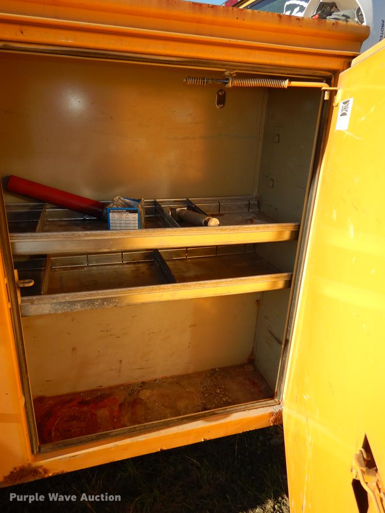 image for item K5830 1998 Chevrolet Cheyenne 2500 utility bed pickup truck