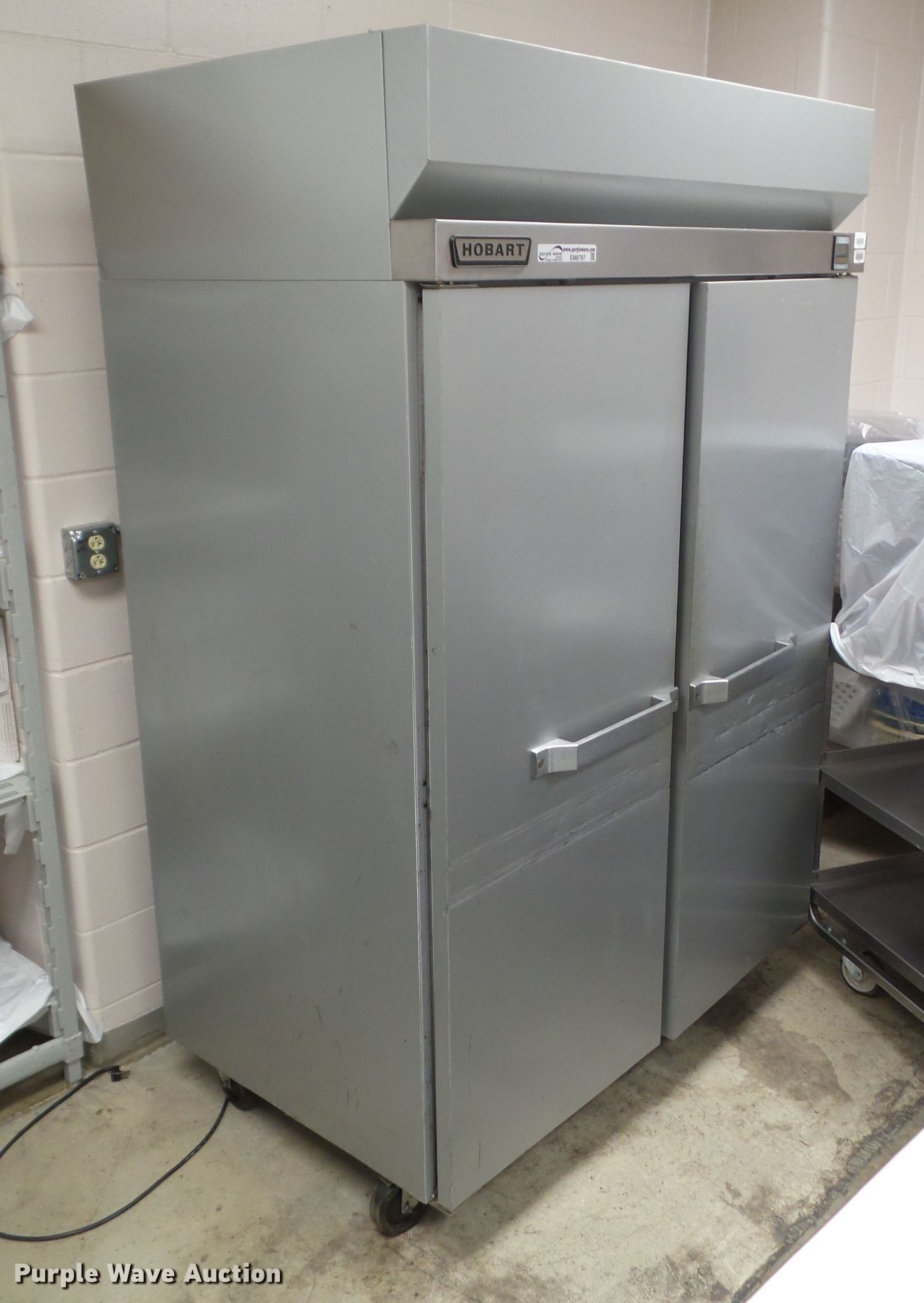 Hobart OZ refrigerator in Des Moines, IA Item EM9797 sold Purple Wave