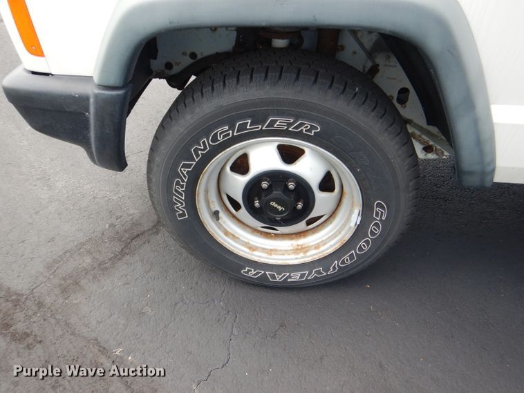 image for item DG4781 1998 Jeep Cherokee SUV