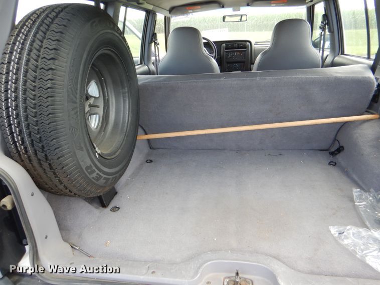 image for item DG4781 1998 Jeep Cherokee SUV