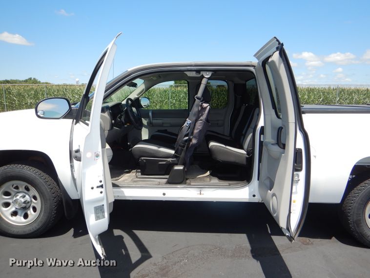 image for item DG4807 2008 Chevrolet Silverado 1500 Ext. Cab pickup truck