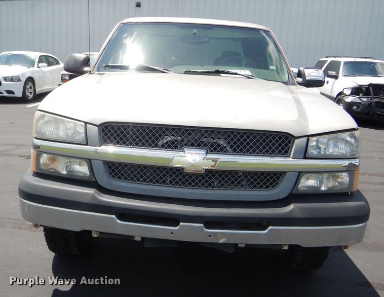 image for item DG4813 2004 Chevrolet Silverado 1500 Ext. Cab pickup truck