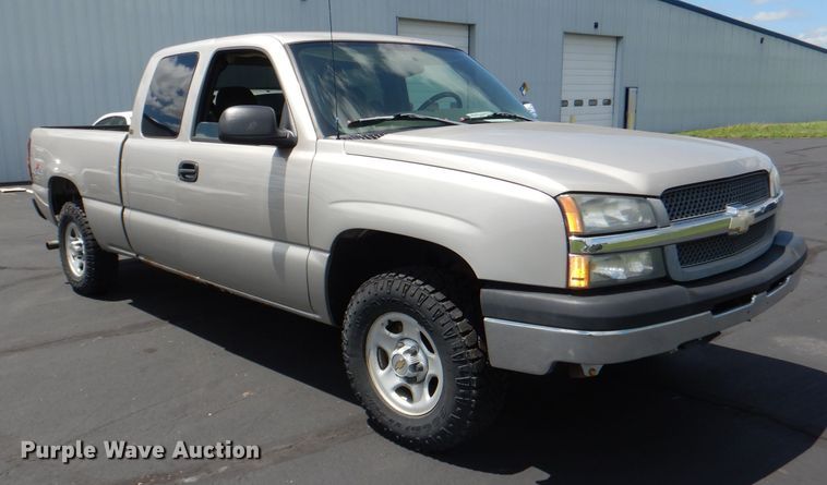 image for item DG4813 2004 Chevrolet Silverado 1500 Ext. Cab pickup truck