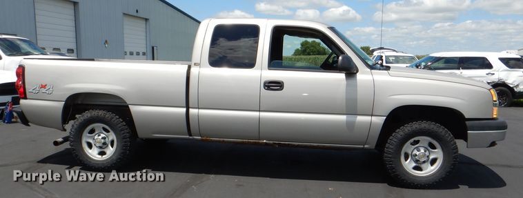 image for item DG4813 2004 Chevrolet Silverado 1500 Ext. Cab pickup truck