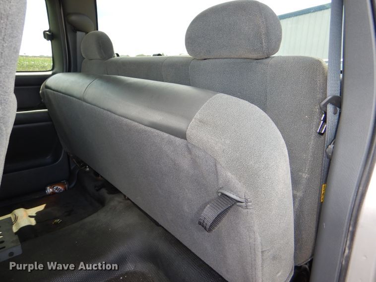 image for item DG4813 2004 Chevrolet Silverado 1500 Ext. Cab pickup truck