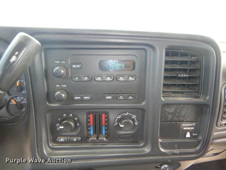 image for item DG4813 2004 Chevrolet Silverado 1500 Ext. Cab pickup truck