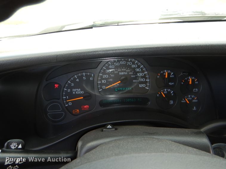 image for item DG4813 2004 Chevrolet Silverado 1500 Ext. Cab pickup truck
