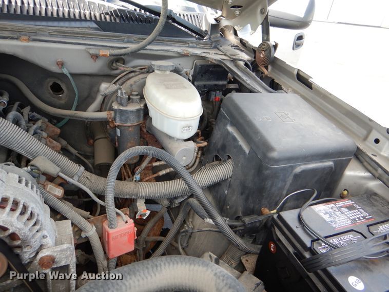 image for item DG4813 2004 Chevrolet Silverado 1500 Ext. Cab pickup truck