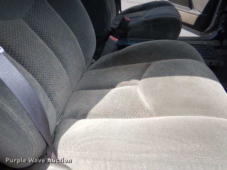 image for item DG4813 2004 Chevrolet Silverado 1500 Ext. Cab pickup truck