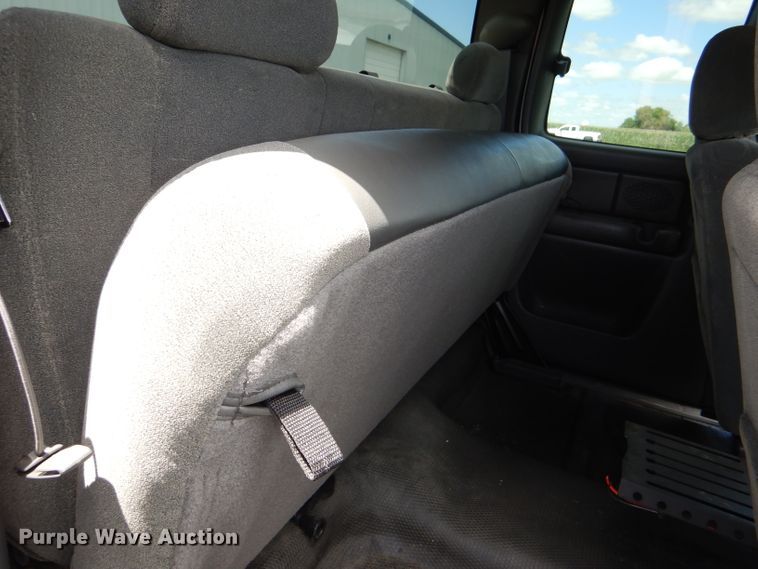 image for item DG4813 2004 Chevrolet Silverado 1500 Ext. Cab pickup truck