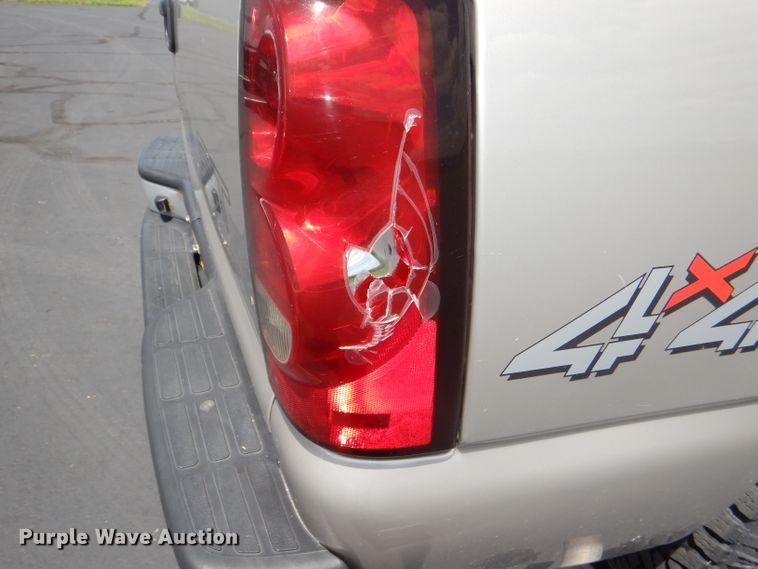 image for item DG4813 2004 Chevrolet Silverado 1500 Ext. Cab pickup truck
