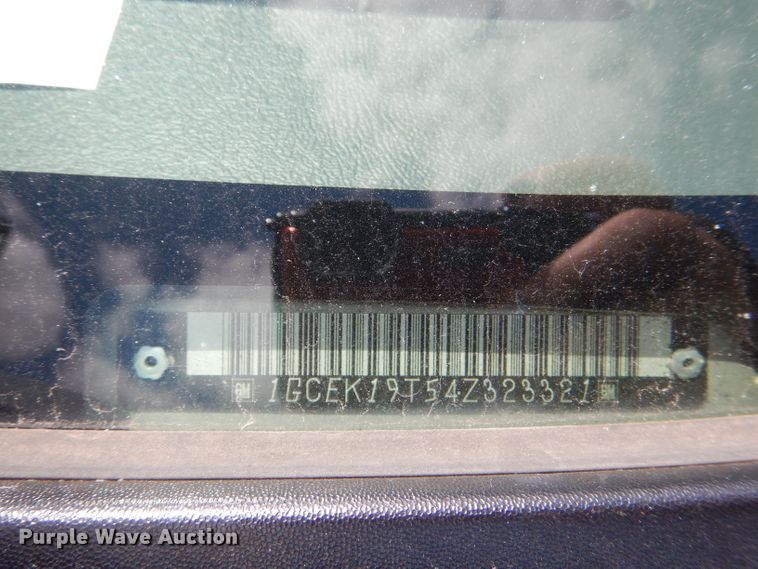 image for item DG4813 2004 Chevrolet Silverado 1500 Ext. Cab pickup truck