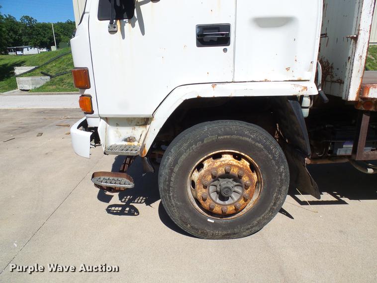 image for item DB2198 1993 Isuzu FTR dump flatbed truck