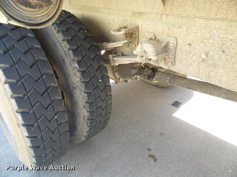 image for item DB2198 1993 Isuzu FTR dump flatbed truck