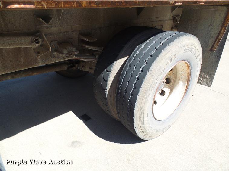 image for item DB2198 1993 Isuzu FTR dump flatbed truck