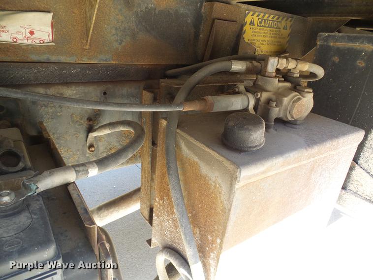 image for item DB2198 1993 Isuzu FTR dump flatbed truck