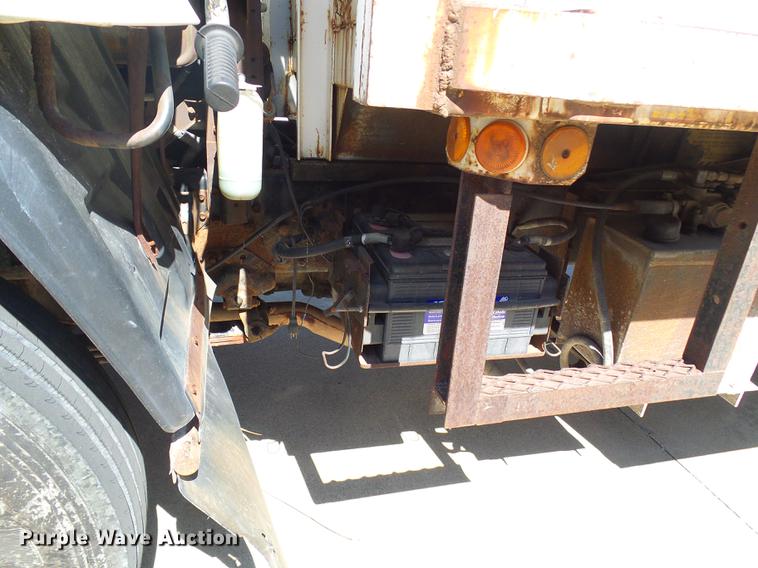 image for item DB2198 1993 Isuzu FTR dump flatbed truck