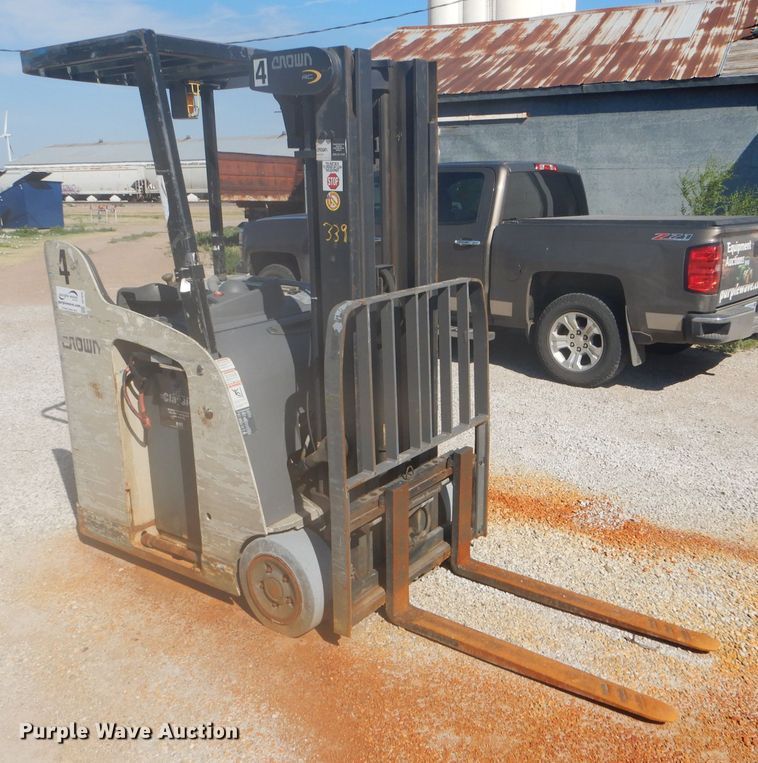 image for item DC5034 Crown RC5530-30 forklift