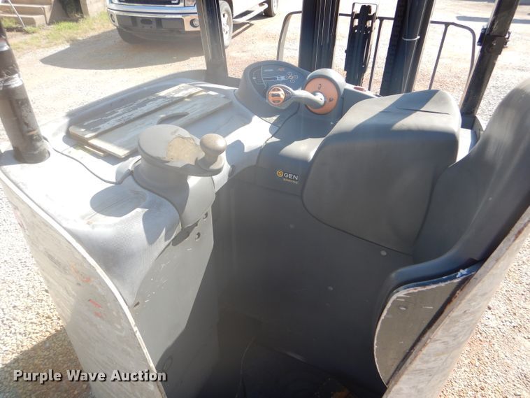 image for item DC5034 Crown RC5530-30 forklift