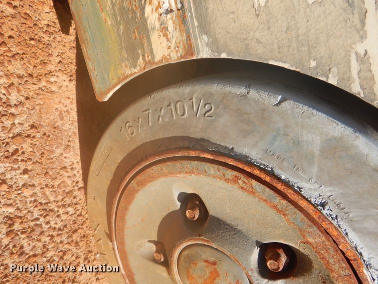 image for item DC5034 Crown RC5530-30 forklift