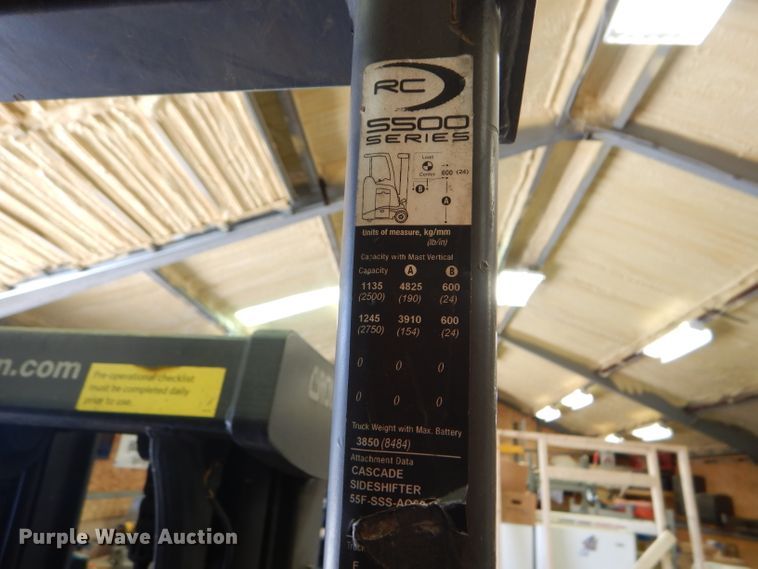 image for item DC5035 Crown RC5530C-30 forklift