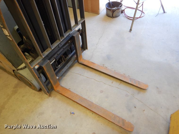 image for item DC5035 Crown RC5530C-30 forklift