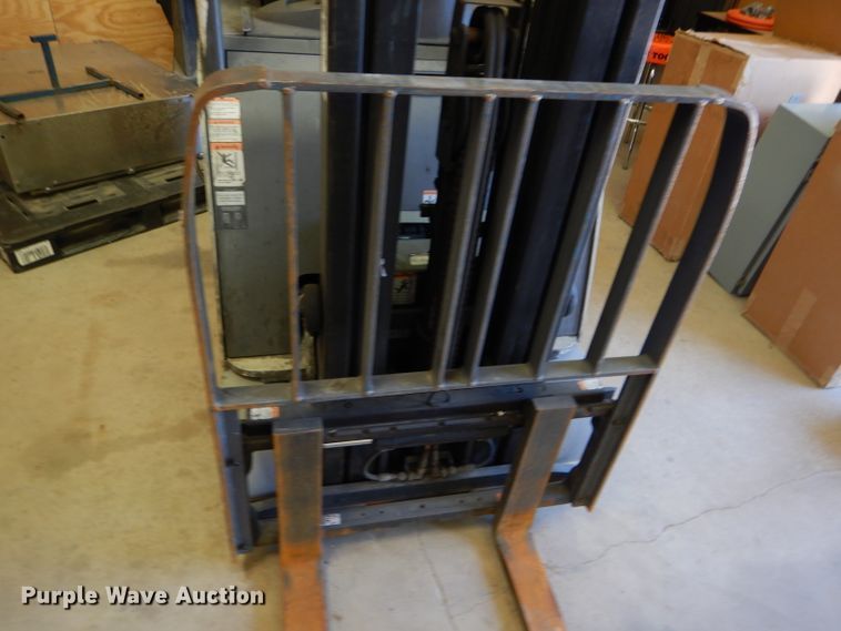 image for item DC5035 Crown RC5530C-30 forklift