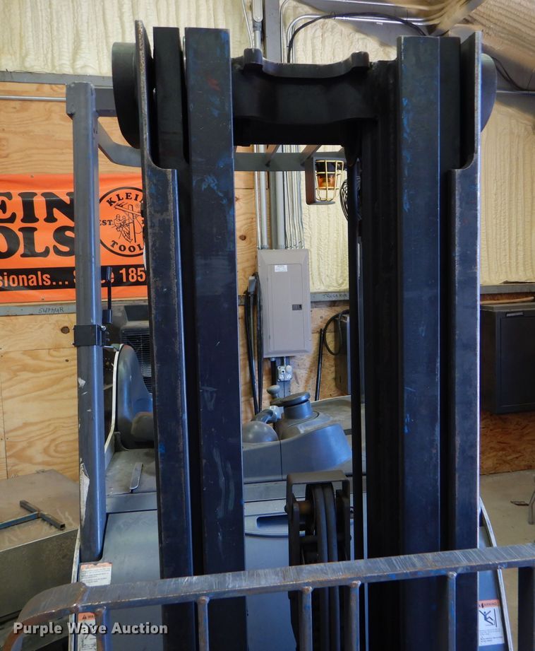 image for item DC5035 Crown RC5530C-30 forklift