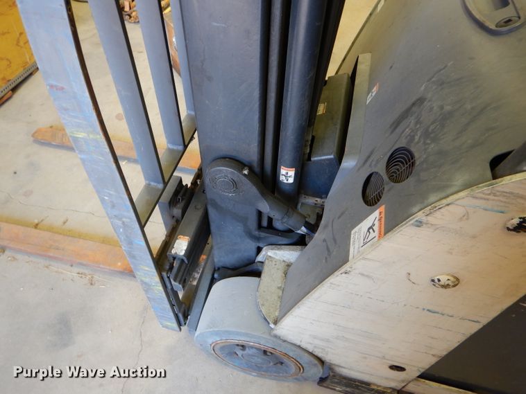 image for item DC5035 Crown RC5530C-30 forklift