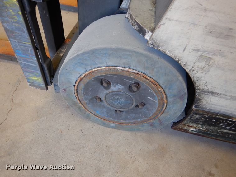 image for item DC5035 Crown RC5530C-30 forklift