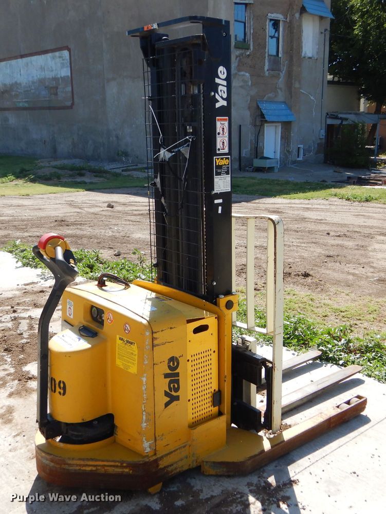 image for item DC5036 Yale MSW040SEN24TV087 pallet jack