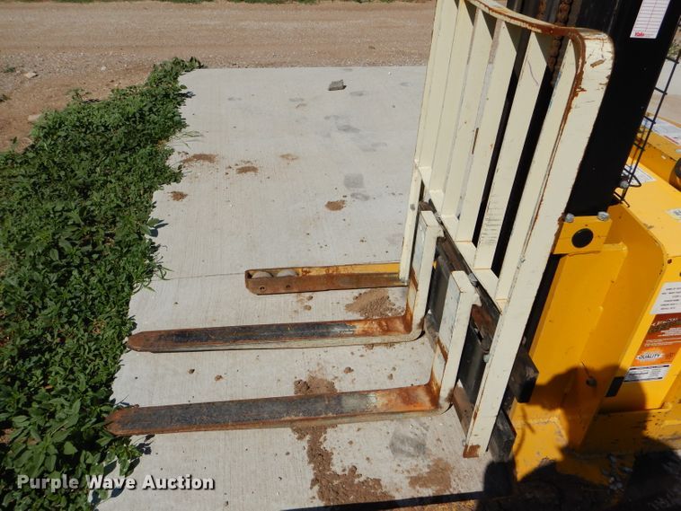 image for item DC5036 Yale MSW040SEN24TV087 pallet jack