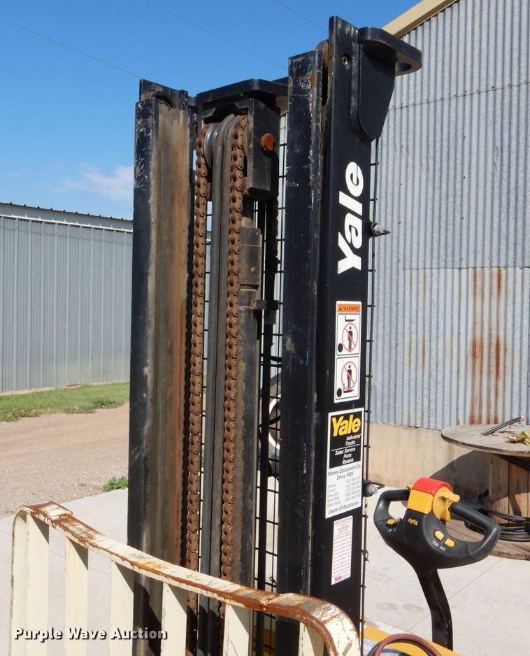 image for item DC5036 Yale MSW040SEN24TV087 pallet jack