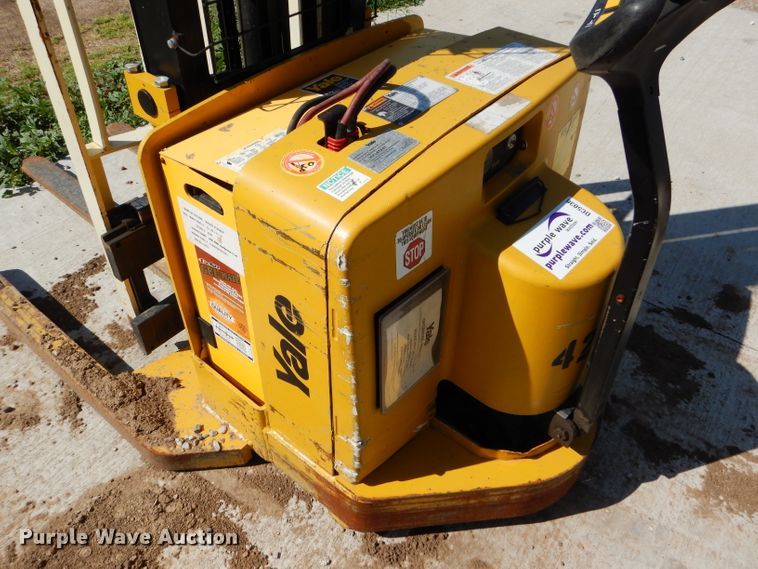 image for item DC5036 Yale MSW040SEN24TV087 pallet jack