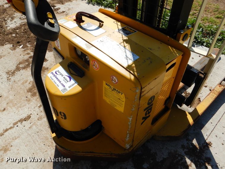 image for item DC5036 Yale MSW040SEN24TV087 pallet jack