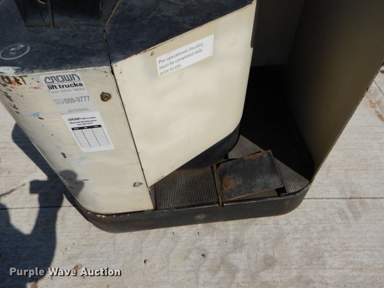 image for item DC5037 2001 Crown PR3020-60 pallet jack