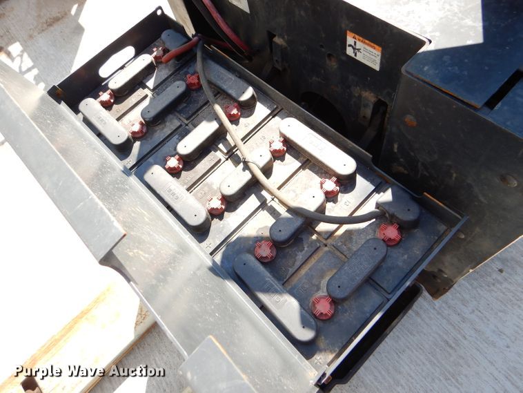 image for item DC5037 2001 Crown PR3020-60 pallet jack