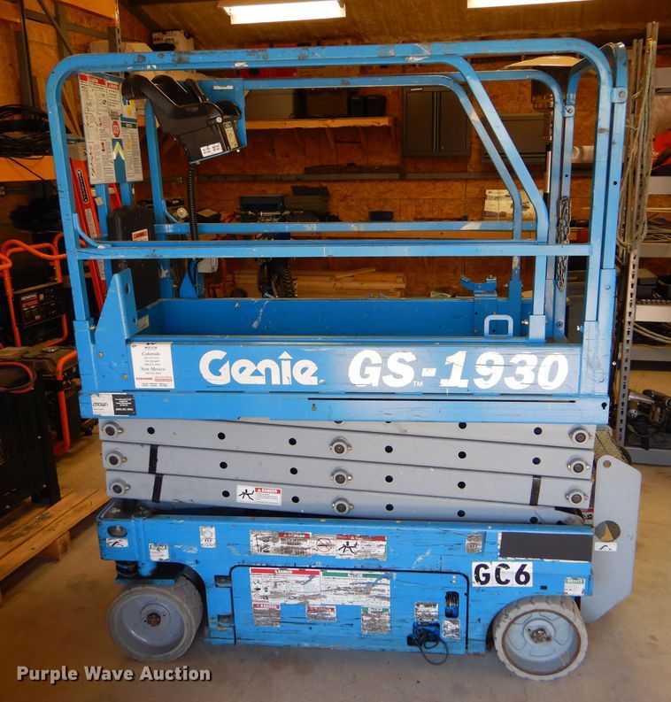 image for item DC5042 2003 Genie GS-1930 scissor lift