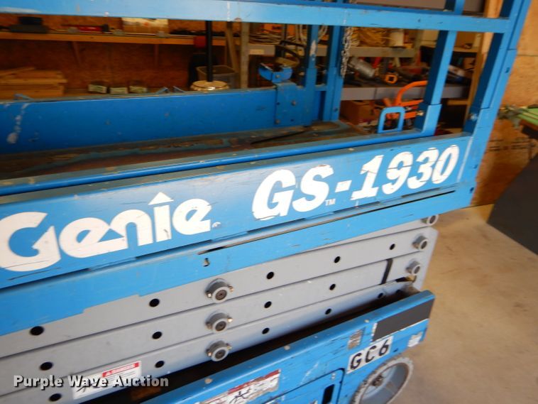 image for item DC5042 2003 Genie GS-1930 scissor lift