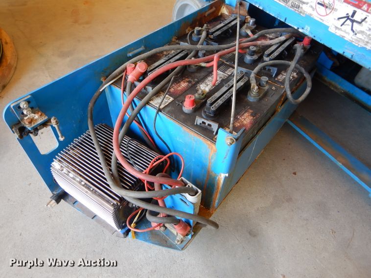 image for item DC5042 2003 Genie GS-1930 scissor lift