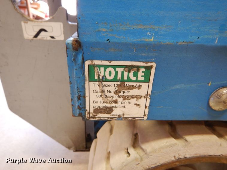 image for item DC5042 2003 Genie GS-1930 scissor lift