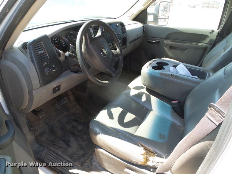 image for item DC5086 2013 Chevrolet Silverado 3500HD Crew Cab pickup truck