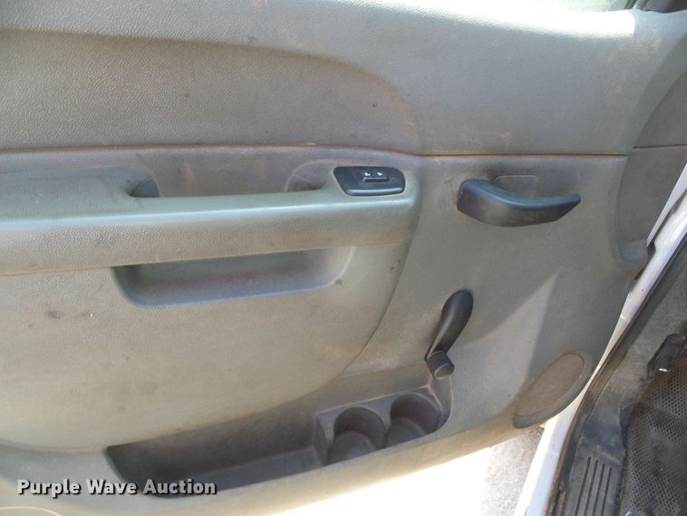 image for item DC5086 2013 Chevrolet Silverado 3500HD Crew Cab pickup truck