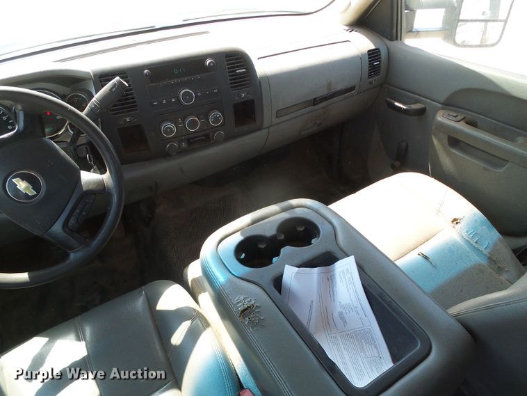 image for item DC5086 2013 Chevrolet Silverado 3500HD Crew Cab pickup truck