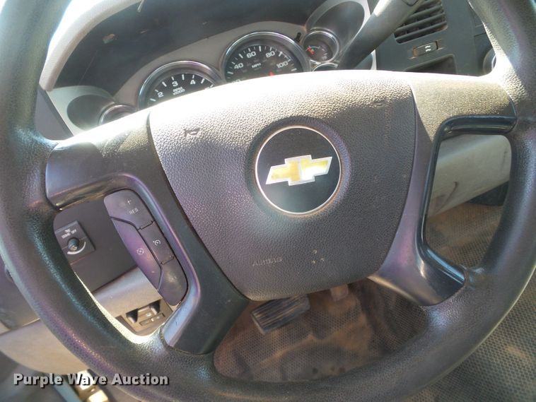 image for item DC5086 2013 Chevrolet Silverado 3500HD Crew Cab pickup truck