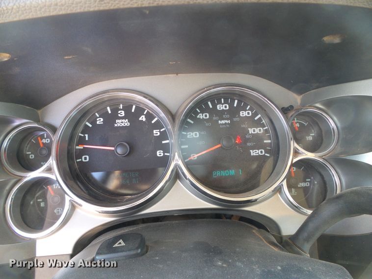 image for item DC5086 2013 Chevrolet Silverado 3500HD Crew Cab pickup truck